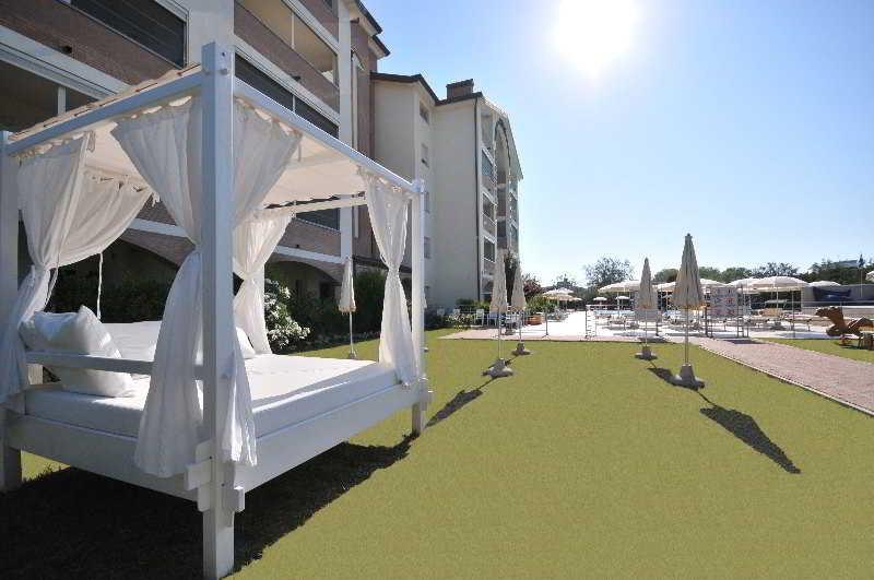 Residence Cleo Llido Degli Estensi Eksteriør bilde