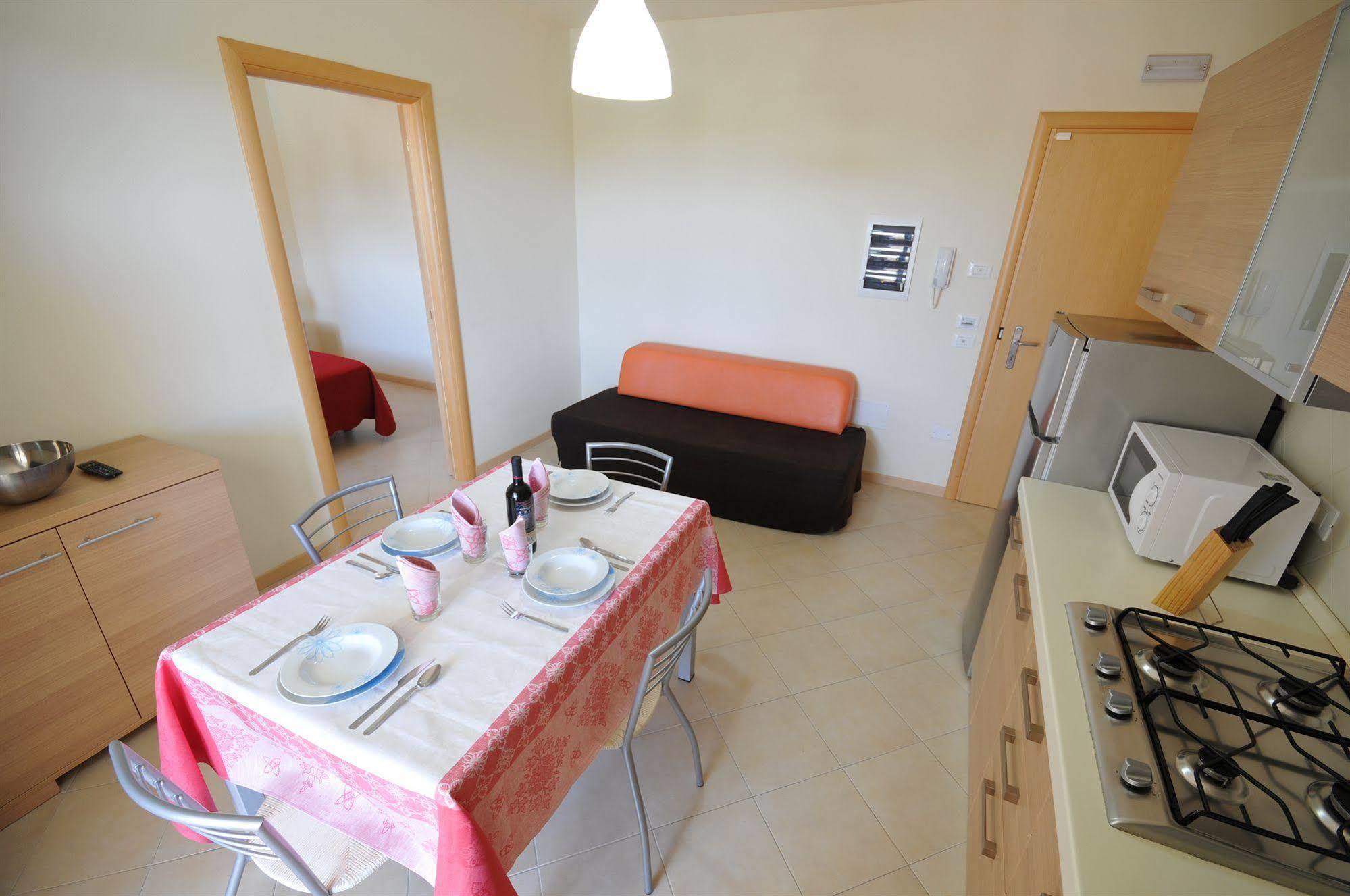 Residence Cleo Llido Degli Estensi Eksteriør bilde